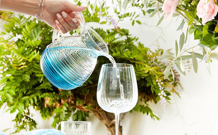 Carafe en verre : élégance, praticité eco pour la table
