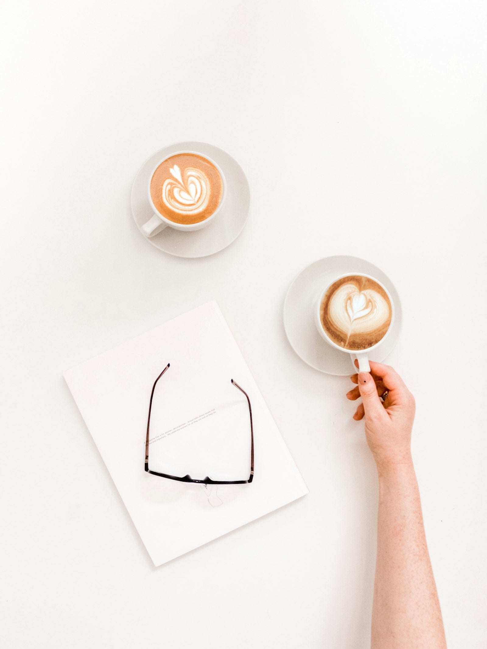 Tasse de latte gourmand maison avec mousse de lait