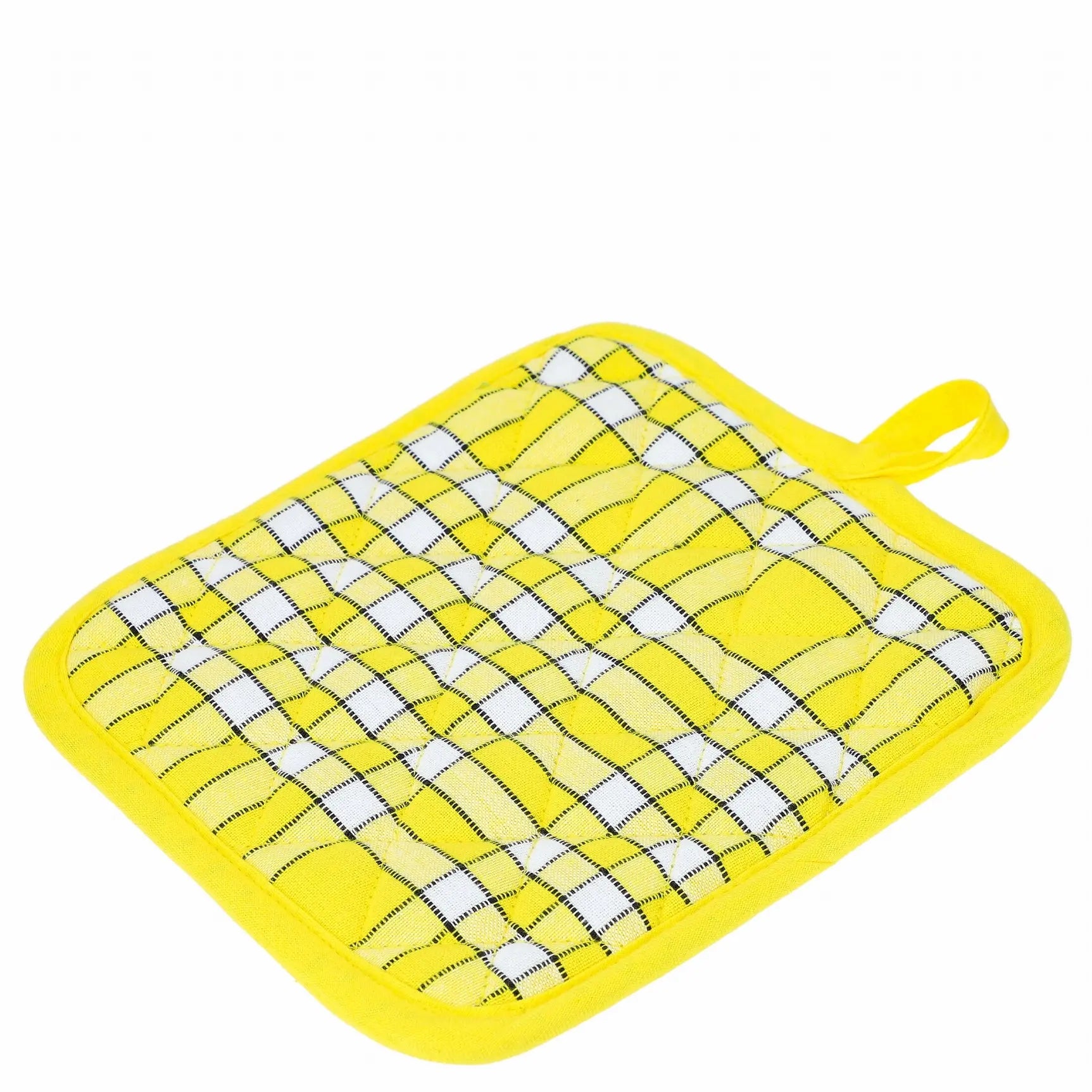 Manique de cuisine jaune à motif carreaux, accessoire parfait pour sécuriser vos plats chauds avec élégance.