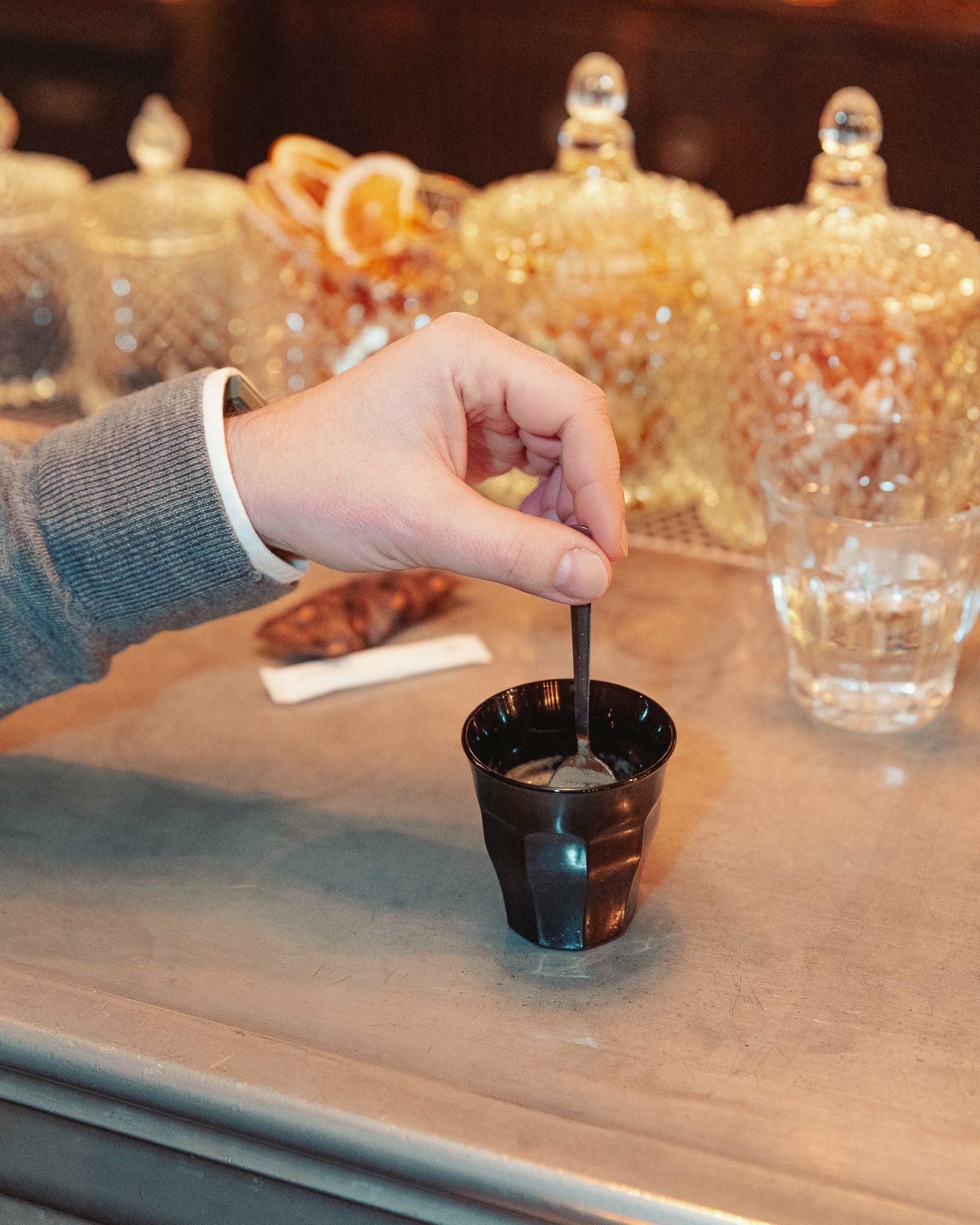 6 gobelets Picardie 9 cL noirs - Duralex en verre vintage noir brillant, style rétro années 50-70 décoration maison