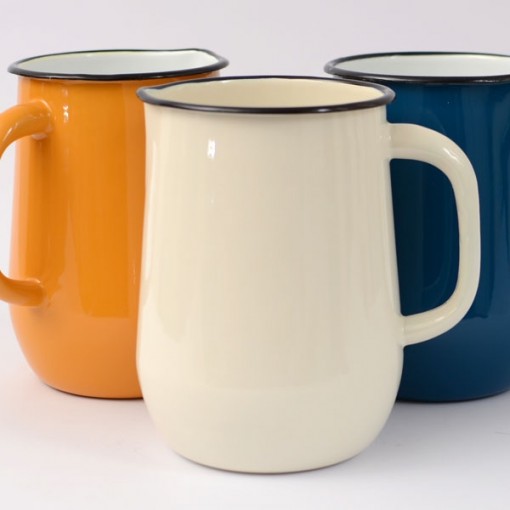 Pichet en émail Ø12 cm – Hauteur 20 cm – 2,5 L