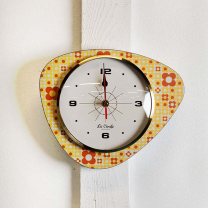 Horloge de cuisine originale avec cadran coloré pour maîtriser les temps de cuisson, idéale pour chefs et amateurs passionnés.