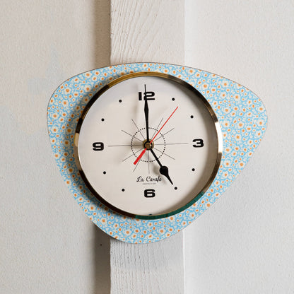 Horloge vintage à fleurs - fond beige