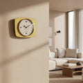 Horloge Murale Jaune Paille – Rectangulaire Cadran Beige vintage années 60-70, décoration maison rétro signée La Carafe.