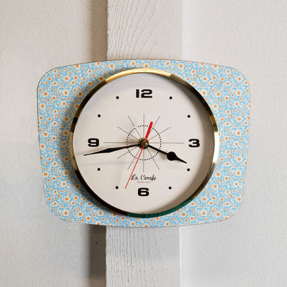horloge murale rectangulaire Fleur fond beige