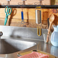 Râpe acier inoxydable rétro suspendue, style vintage années 50-70, ustensile cuisine rétro et décoration maison authentique.