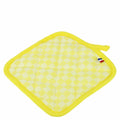 Duo Gant Manique Cuisine Coton vintage jaune à motif damier, accessoires cuisine rétro de qualité supérieure La Carafe.