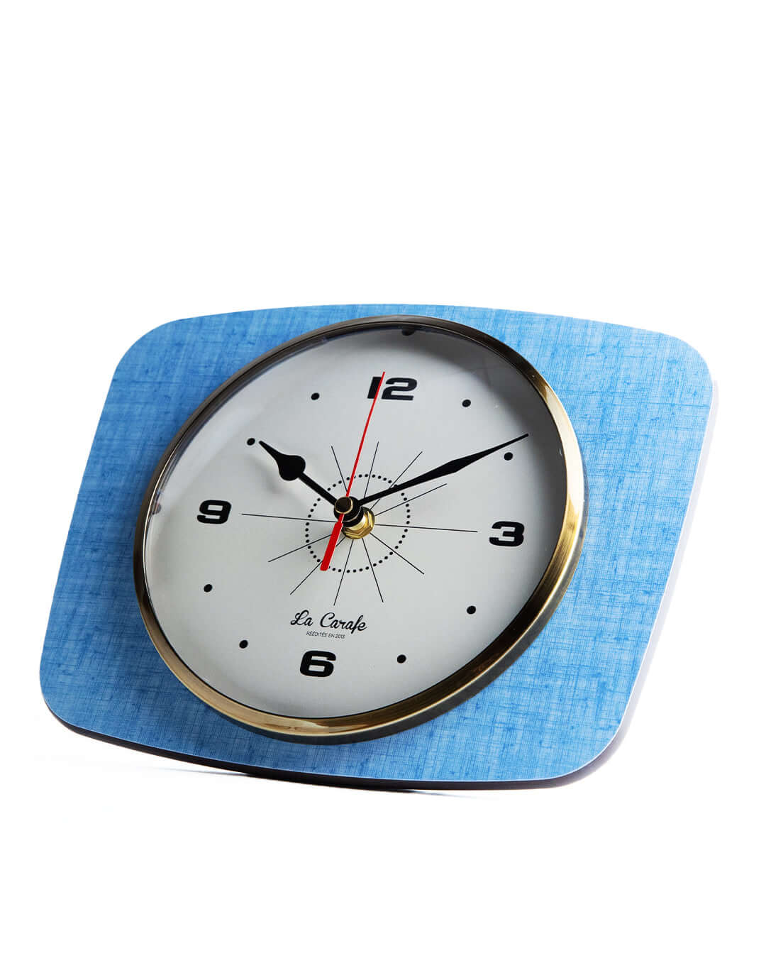 Horloge rectangulaire vintage avec cadran blanc et cadre bleu, design rétro des années 20e siècle, ajout élégant à la décoration murale.