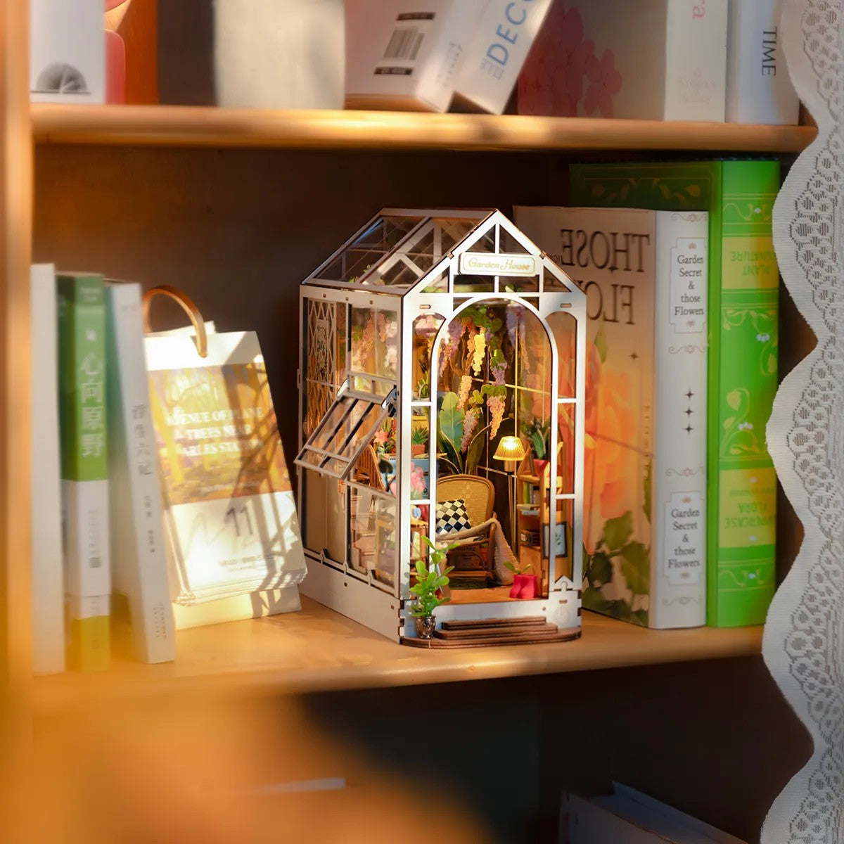 Insert de Bibliothèque Book Nook – Holiday Garden House TGB06