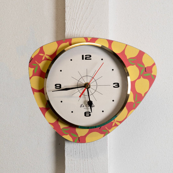 Horloge murale médiator motif citrons – Cadran beige, style vintage années 50-70, déco maison rétro authentique.